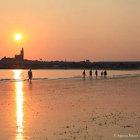 Royan, 200 M De La アパート